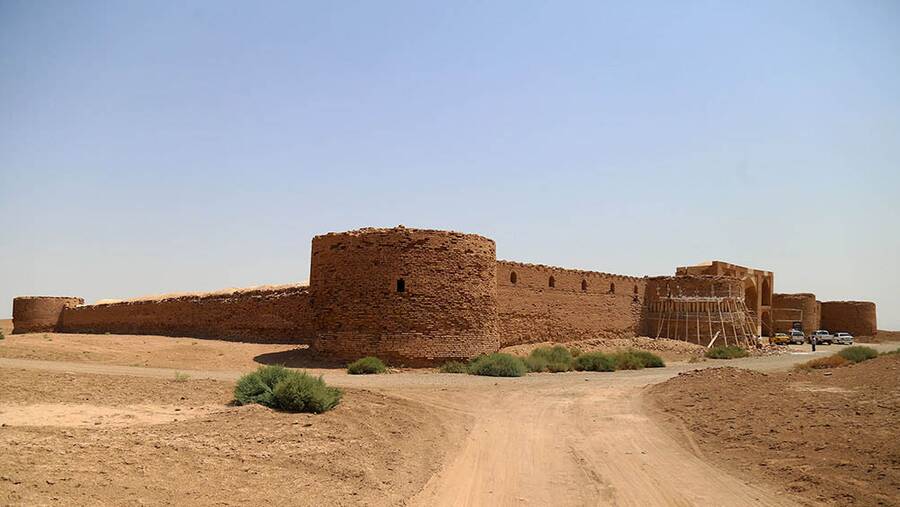 کاروانسرای دیر گچین